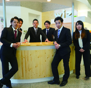 エントランス完成