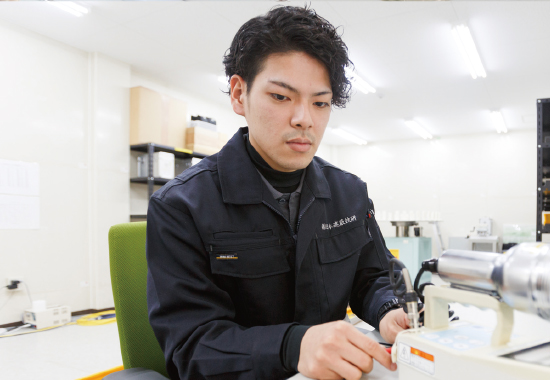 株式会社日本遮蔽技研 メンテナンスエンジニア 譽田 浩平さん [ 平成29年3月卒 ]