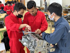 \\実習様子　自動車分野1年生//